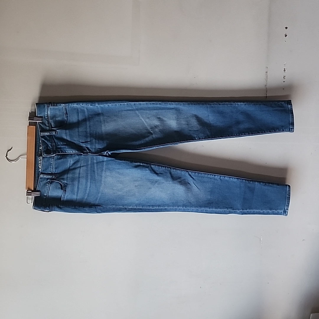 American Eagle Outfitters Size 10 Ladies Super Stretch X. Like New Without Tag.